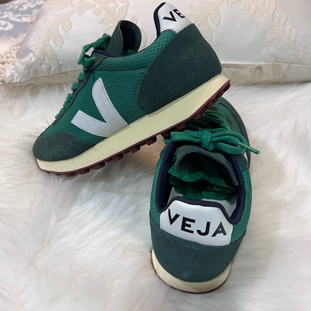 Veja casual shoes